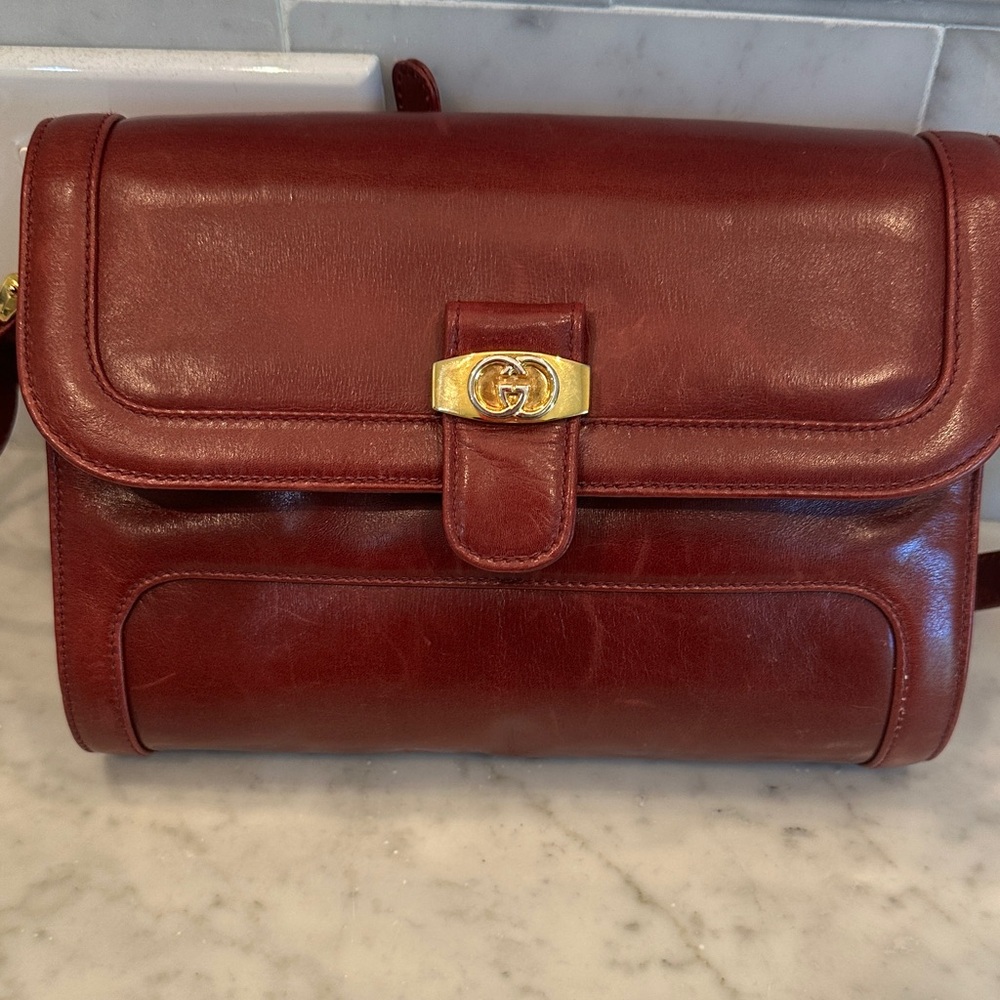 Gucci Womens 1980s Bordeaux Leather Shoulder bag. New Never Used